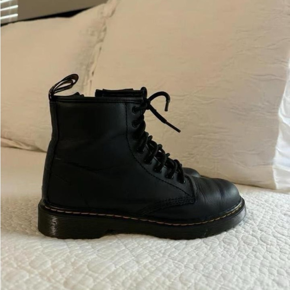 Dr Martens Black Leather 1460 8-Eye Junior Boots Womens 6 Big Kids 4.5